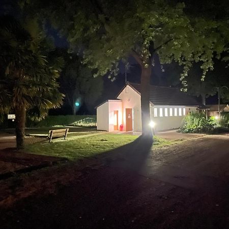 Camping Les Portes Du Perche Mamers Exterior photo