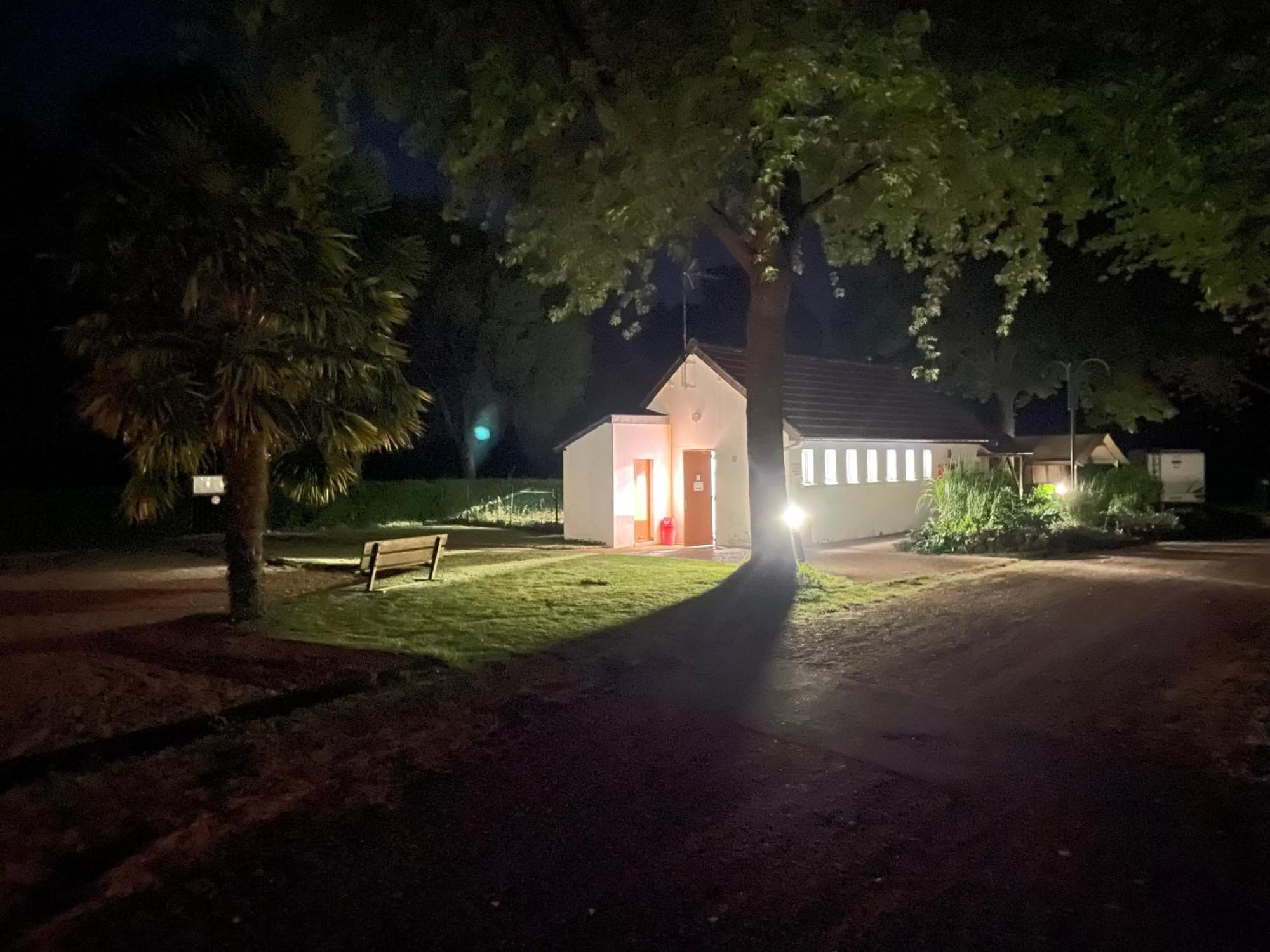 Camping Les Portes Du Perche Mamers Exterior photo